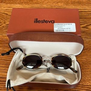Illesteva Ravello sunglasses lightly worn